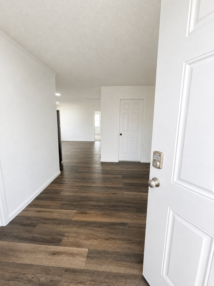 626 S 312th St #C - Photo 3 of 14