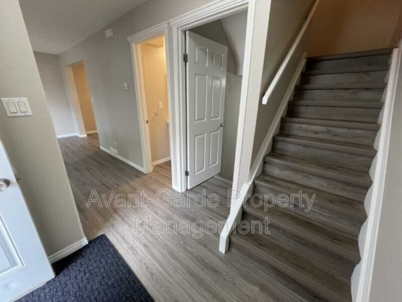 14125 82 St Nw #9 - Photo 5 of 22