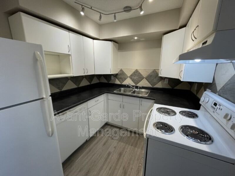 14125 82 St Nw #9 - Photo 7 of 22