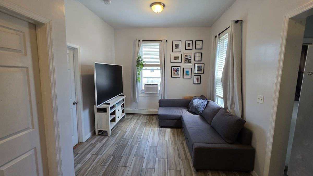 1201 67th St - Photo 5 of 14