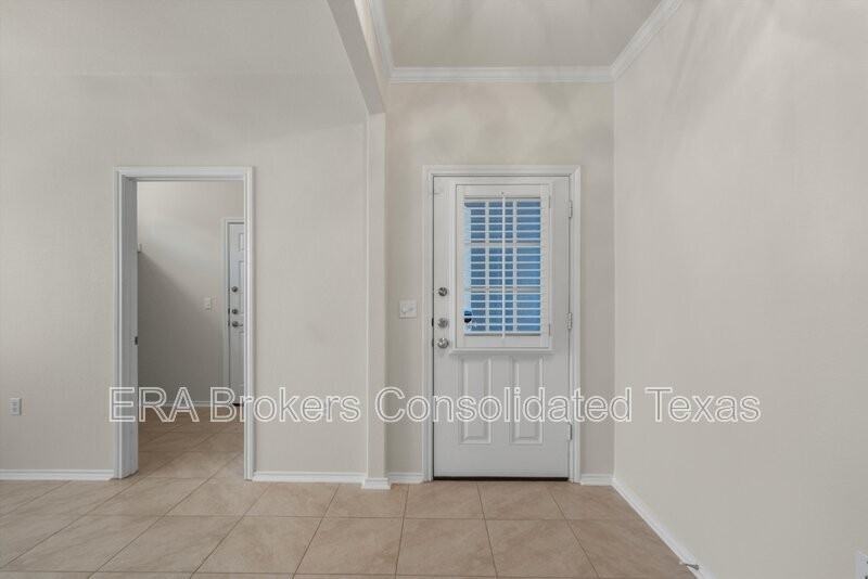118 Portsmouth Dr - Photo 5 of 25