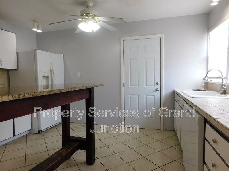1340 Orchard Ave #A - Photo 4 of 11