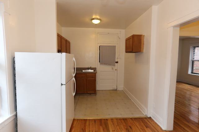 3827 N Fremont St #1E - Photo 3 of 18
