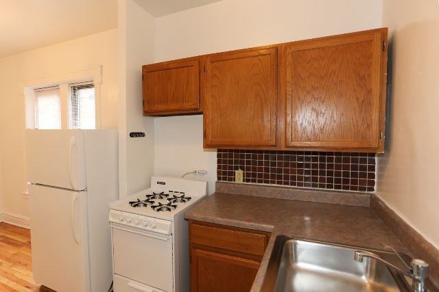 3827 N Fremont St #1E - Photo 4 of 18
