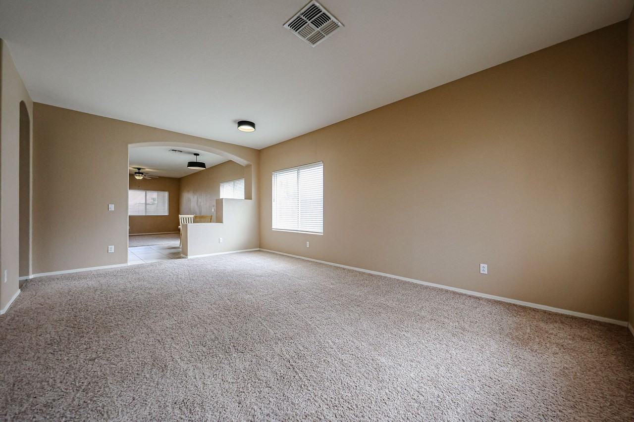 3752 E Woodside Way - Photo 5 of 37