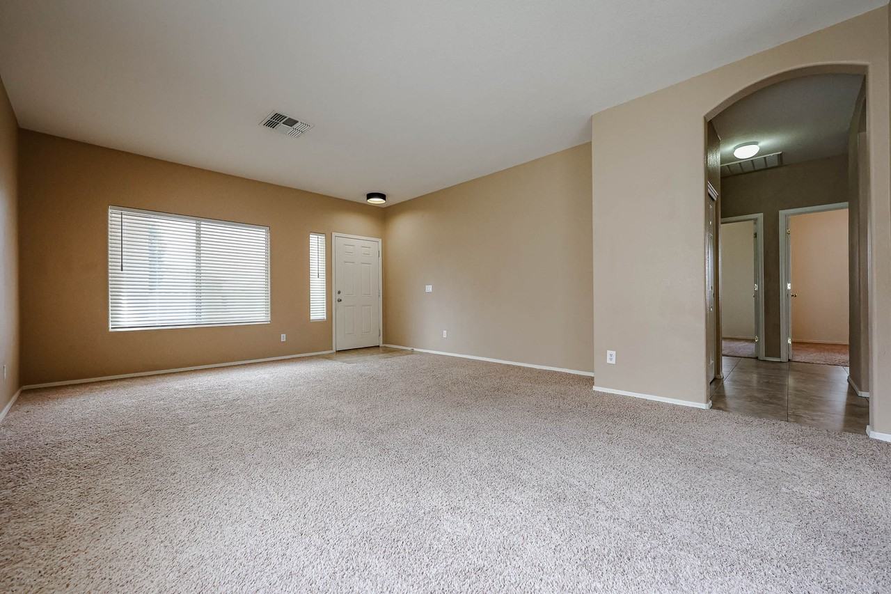 3752 E Woodside Way - Photo 7 of 37