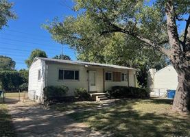 featured image of 1239 Congress Ave