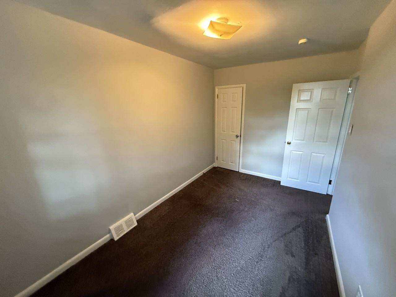 71 Suburban Ln - Photo 3 of 28
