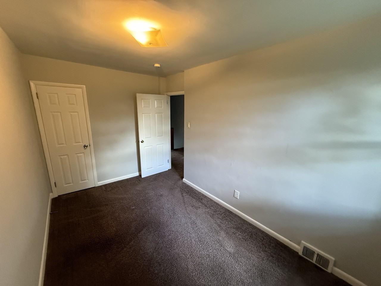 71 Suburban Ln - Photo 4 of 28