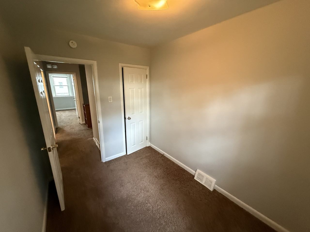 71 Suburban Ln - Photo 7 of 28