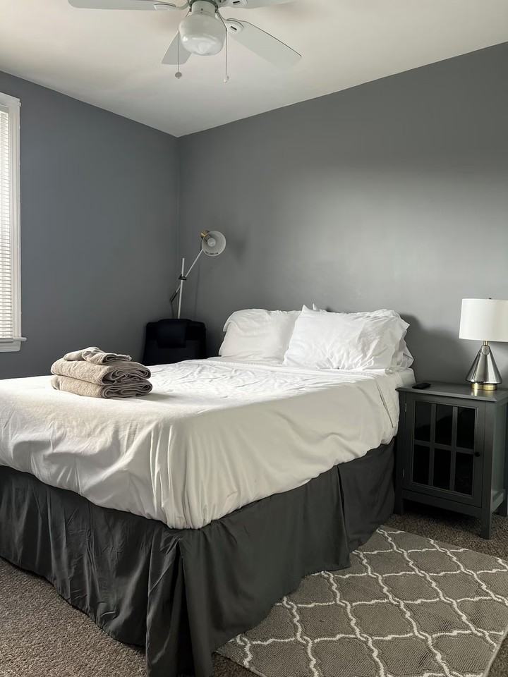 2127 E Washington Ln #2 - Photo 6 of 15