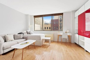 featured image of 250 E 30th St