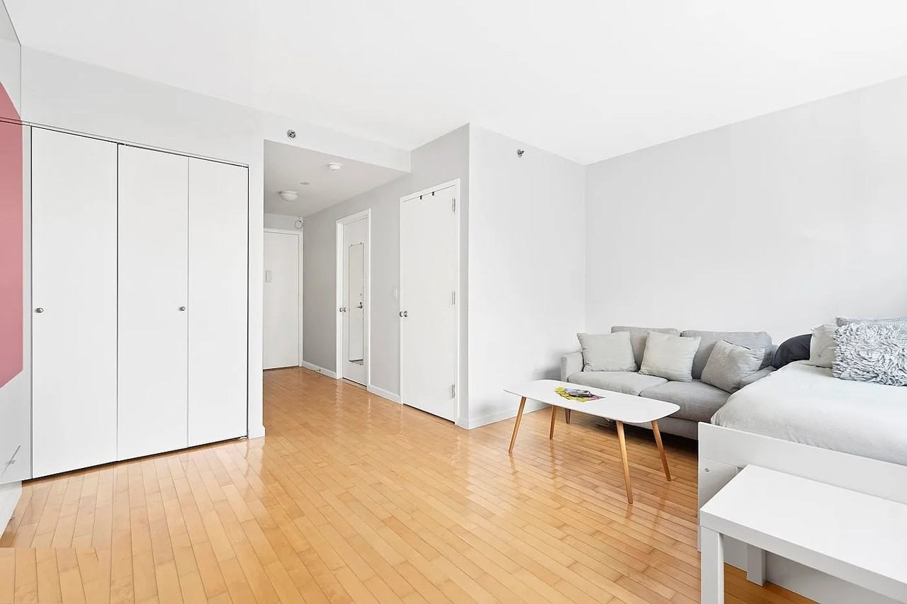 250 E 30th St - Photo 2 of 10