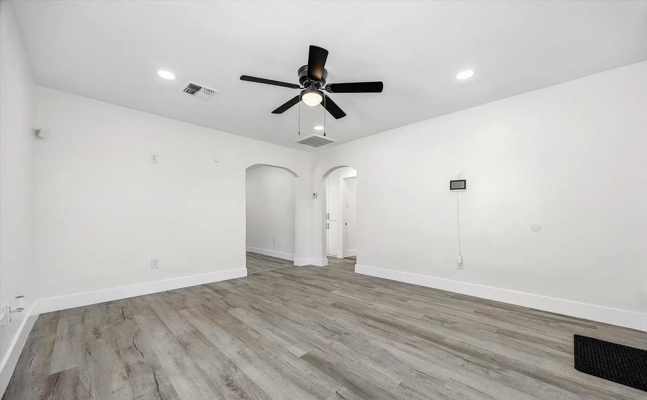 1109 Wilson Ave - Photo 4 of 15