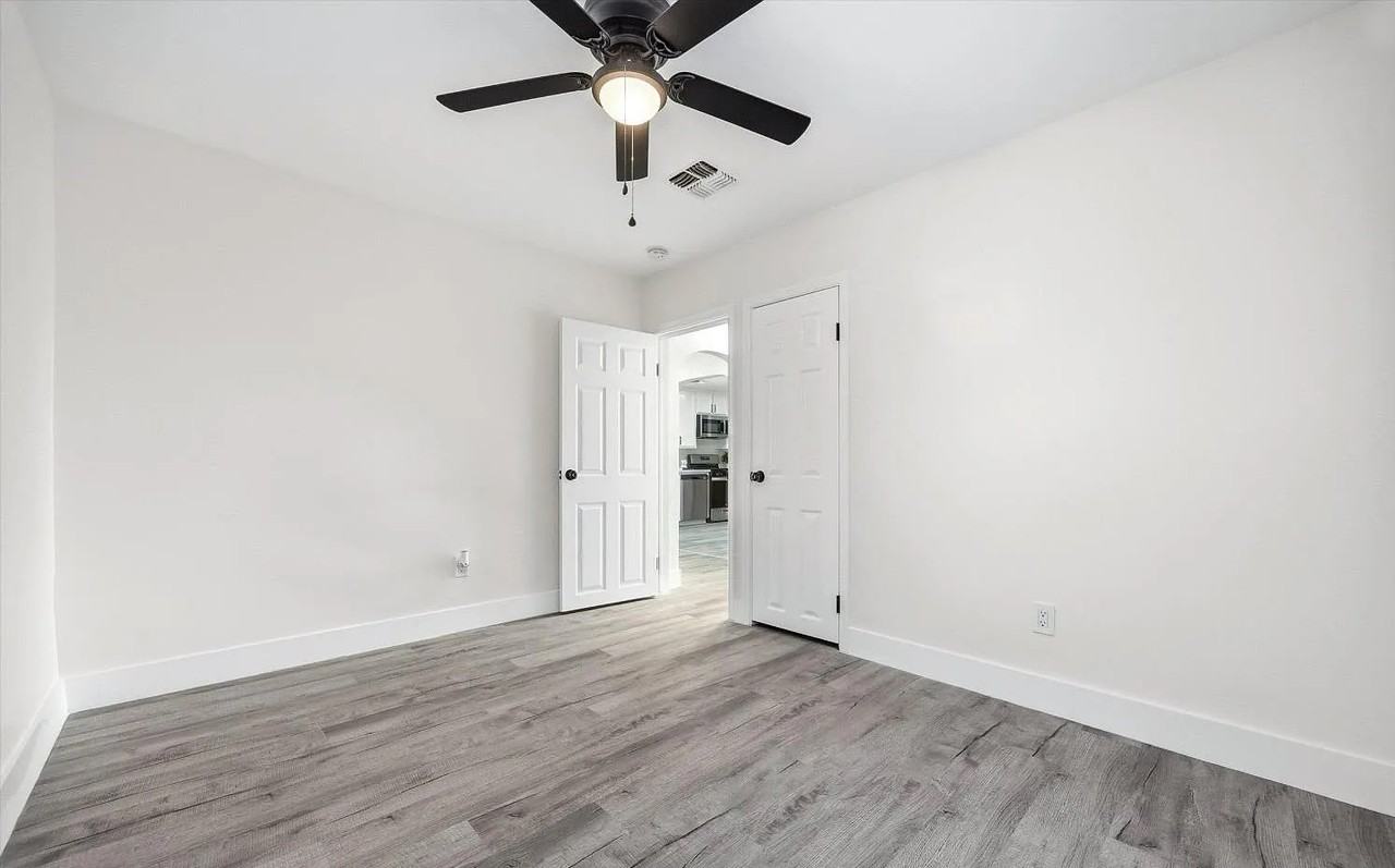 1109 Wilson Ave - Photo 7 of 15