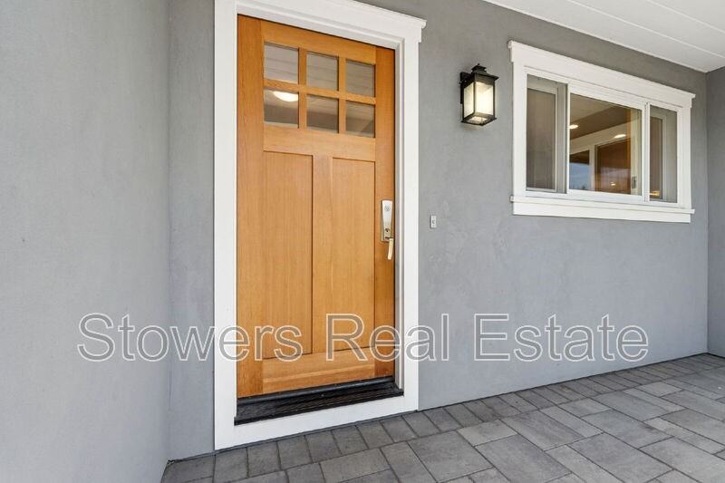 1099 Larch Ave - Photo 3 of 43