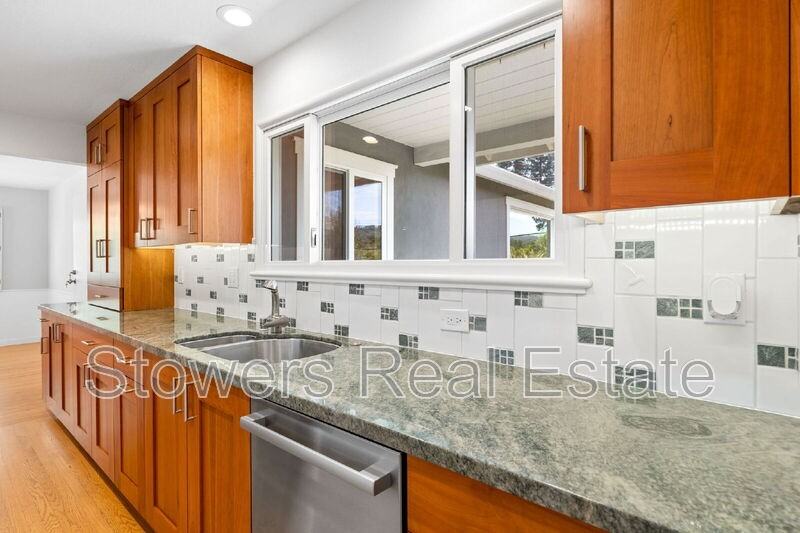 1099 Larch Ave - Photo 6 of 43