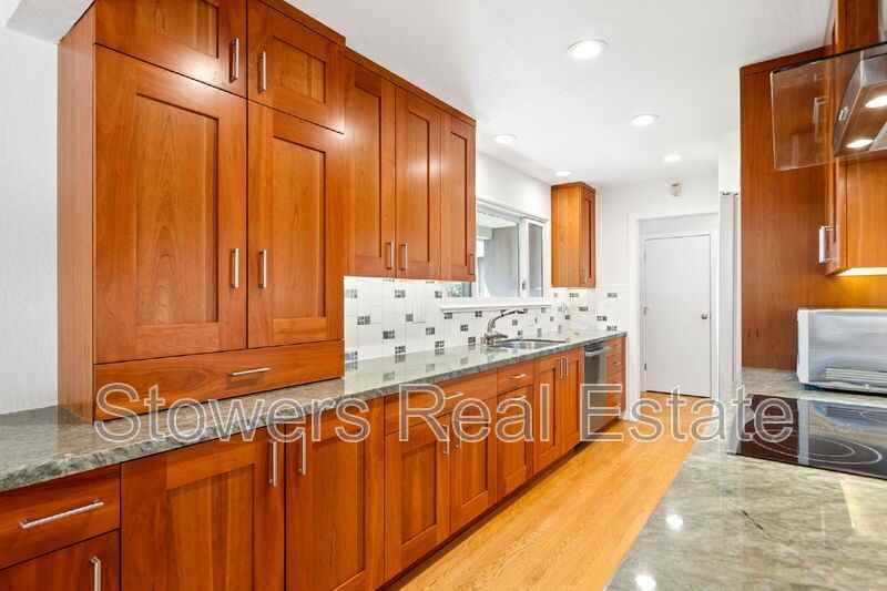 1099 Larch Ave - Photo 7 of 43