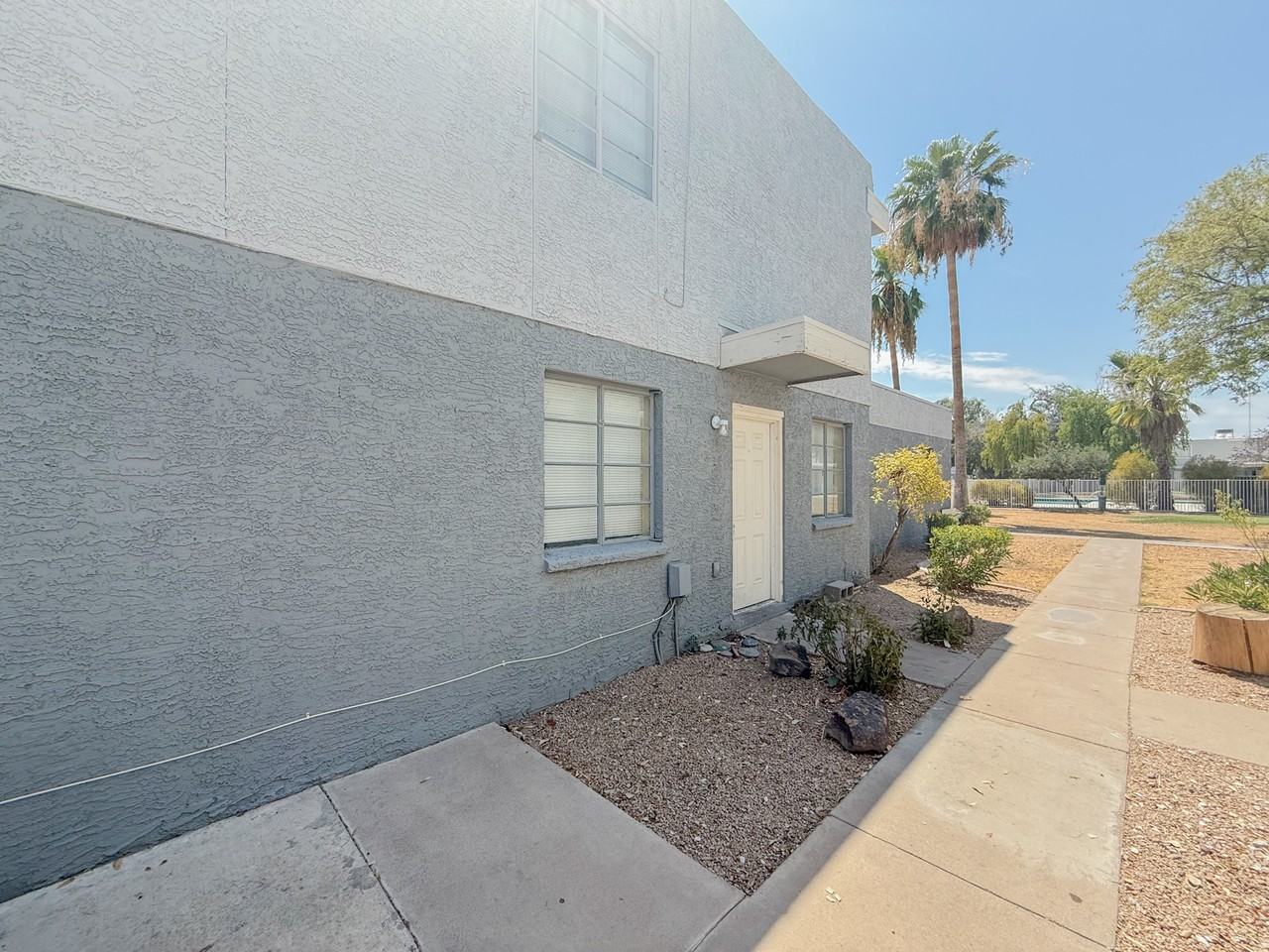2625 W Ocotillo Rd #2 - Photo 2 of 17