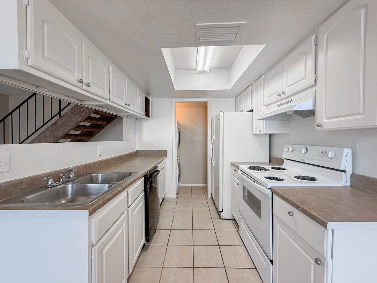 2625 W Ocotillo Rd #2 - Photo 4 of 17