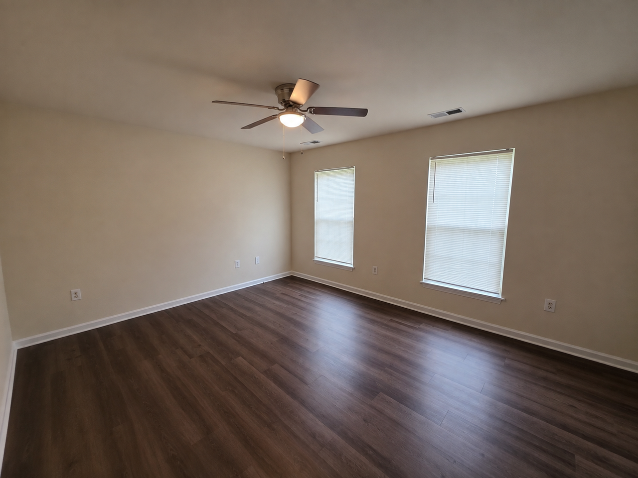 811 Roger St - Photo 2 of 15