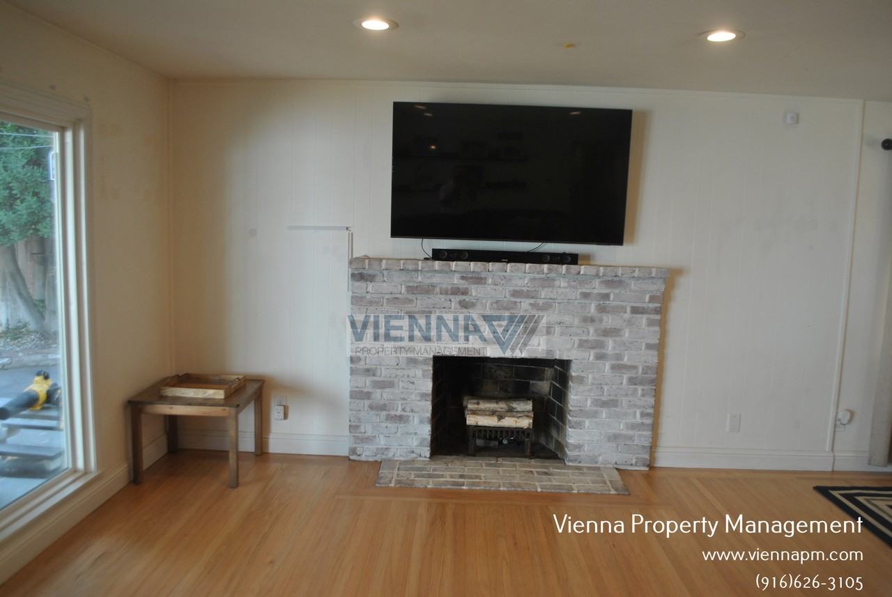 2913 Kerria Way - Photo 5 of 37