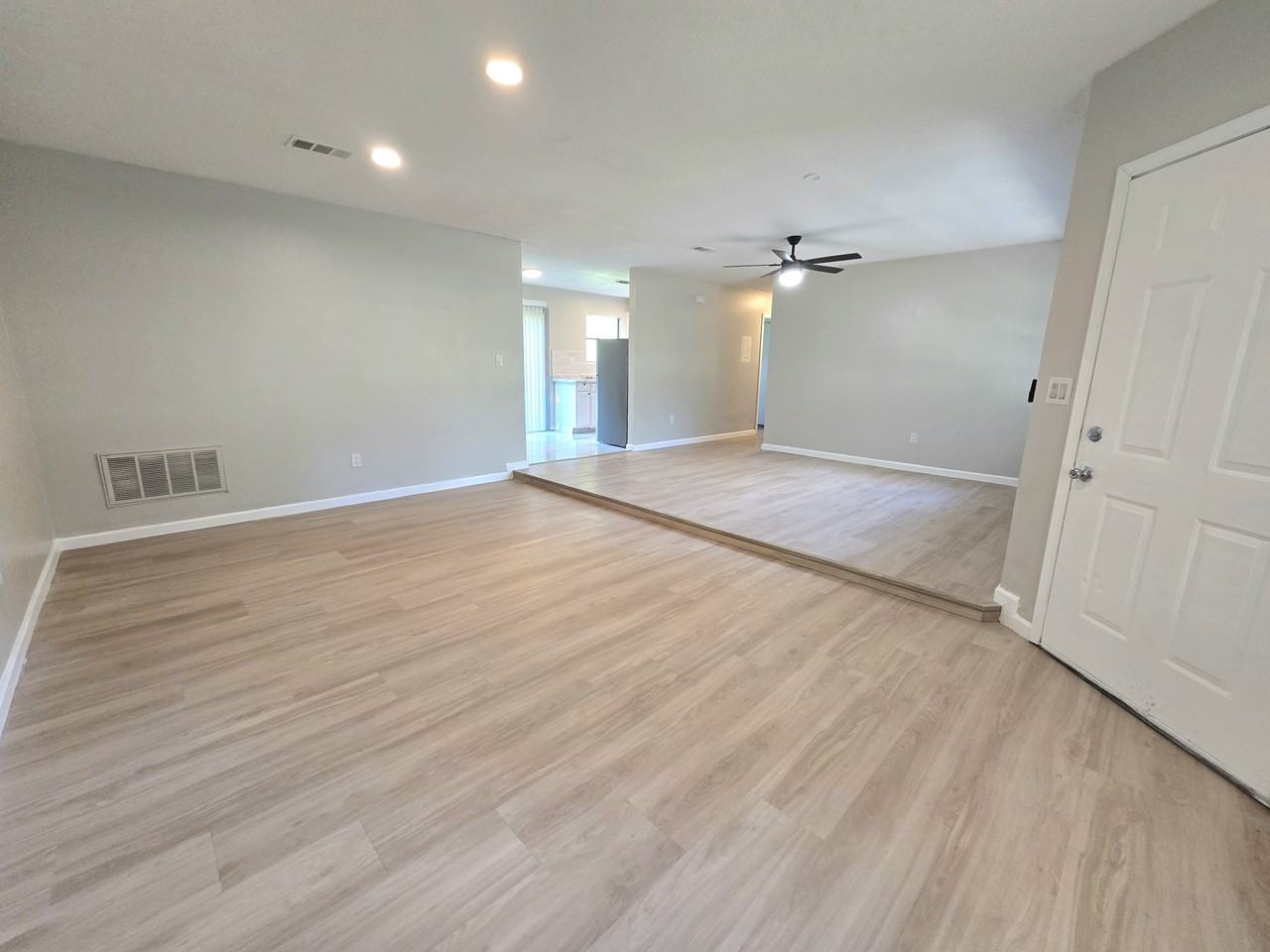 1017 Fremont Ave - Photo 3 of 20