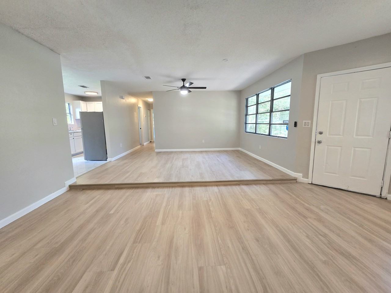 1017 Fremont Ave - Photo 4 of 20