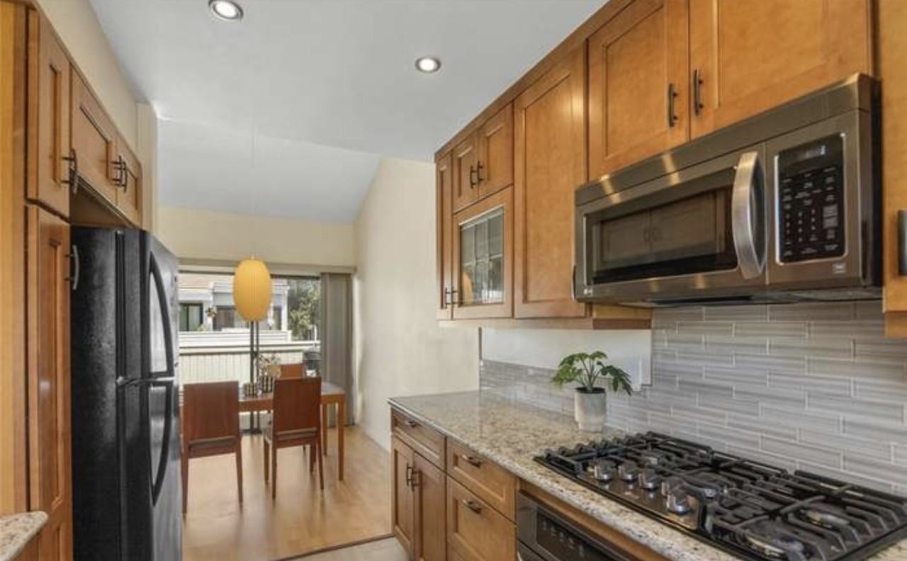 27070 Hidaway Ave #5 - Photo 3 of 11