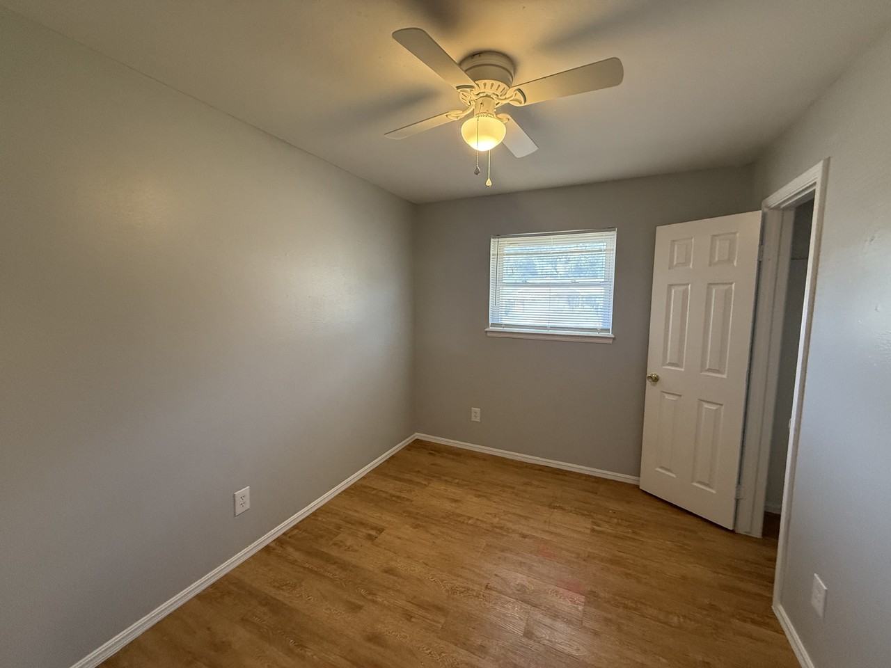 1320 Parkwoods Ter - Photo 7 of 16