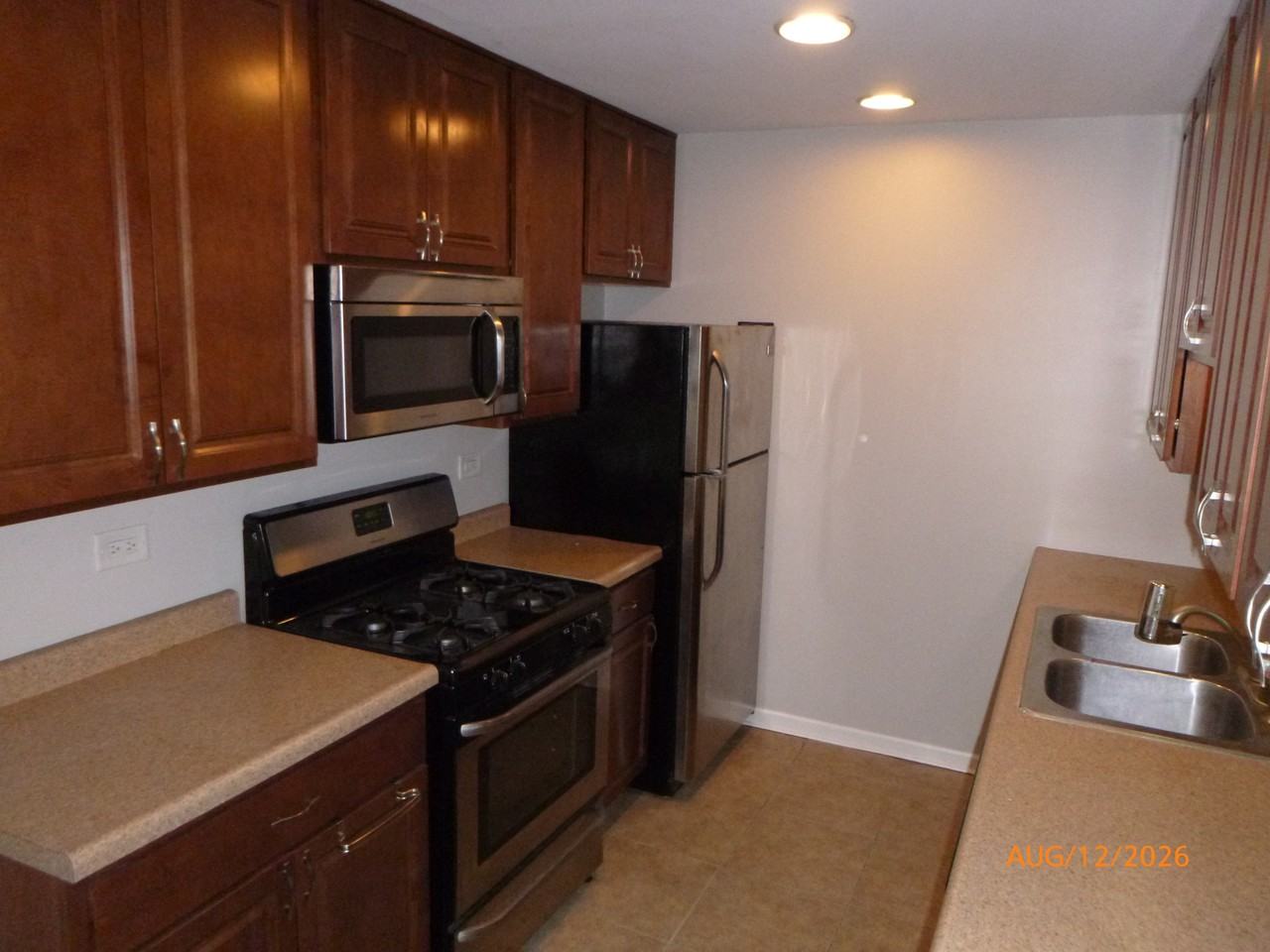 70 21W581 E North Ave #70 - Photo 6 of 14