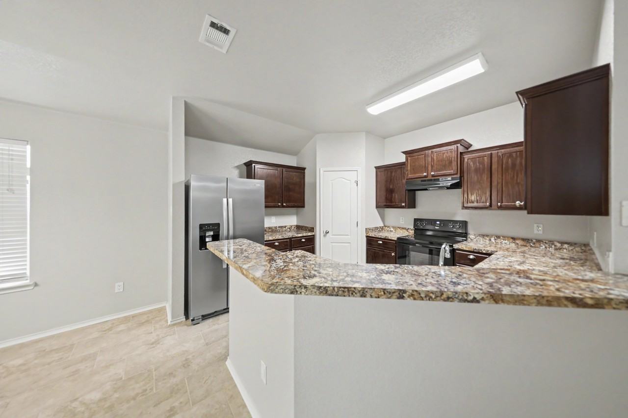 2103 Jefferson Ct S - Photo 6 of 24