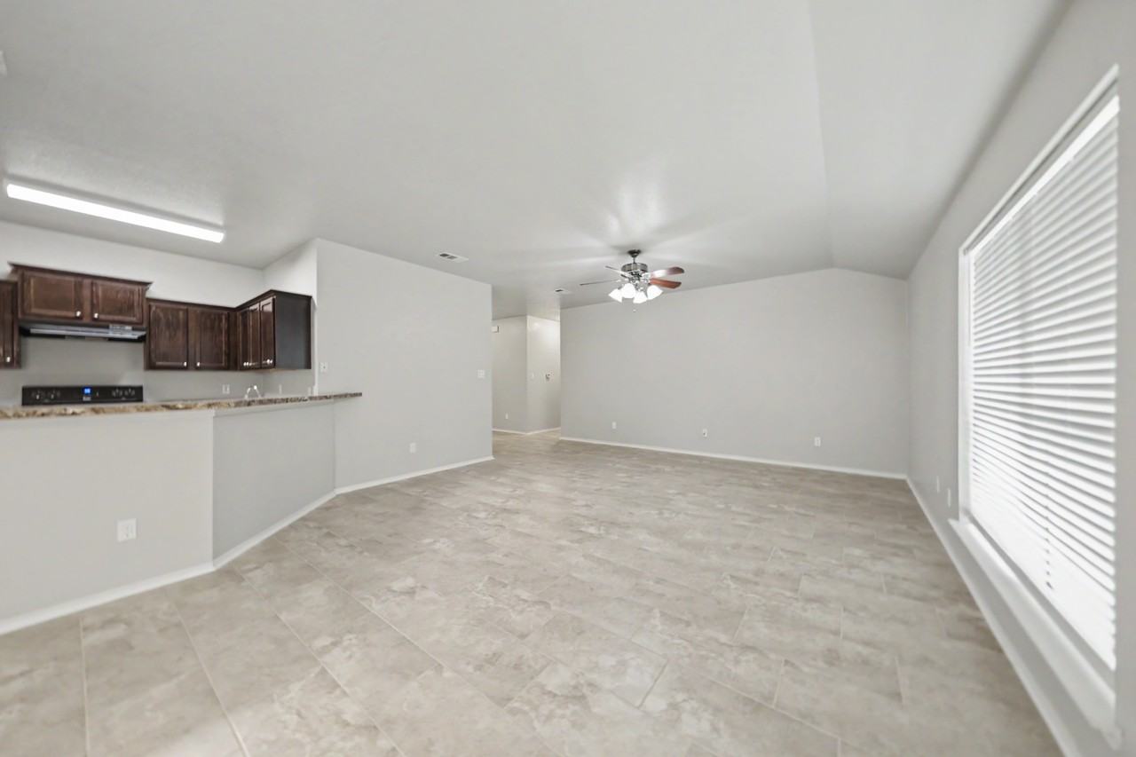 2103 Jefferson Ct S - Photo 7 of 24