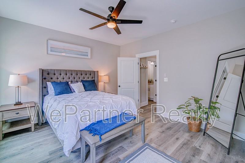 21 Sandstone Dr - Photo 4 of 11