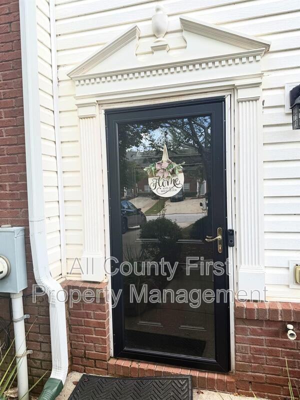 5867 Strathmoor Manor Cir - Photo 3 of 15