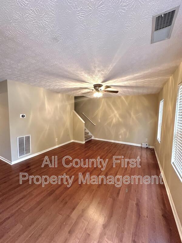 5867 Strathmoor Manor Cir - Photo 4 of 15