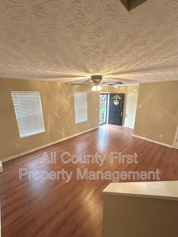 5867 Strathmoor Manor Cir - Photo 5 of 15