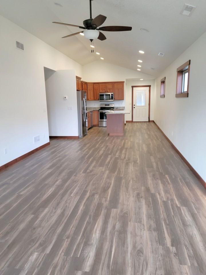 3507 Seven Oaks St - Photo 2 of 21