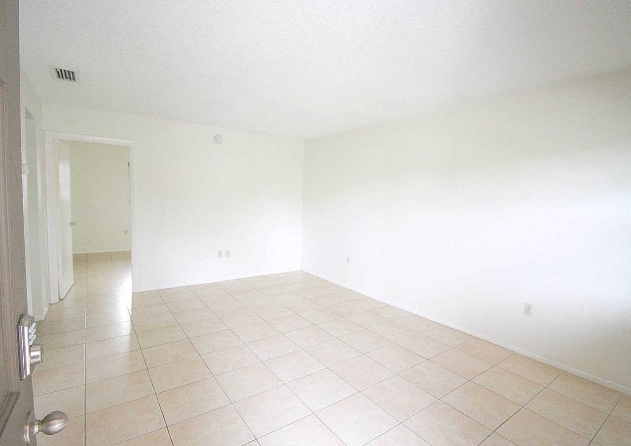 2441 8th St #39 - Photo 3 of 10