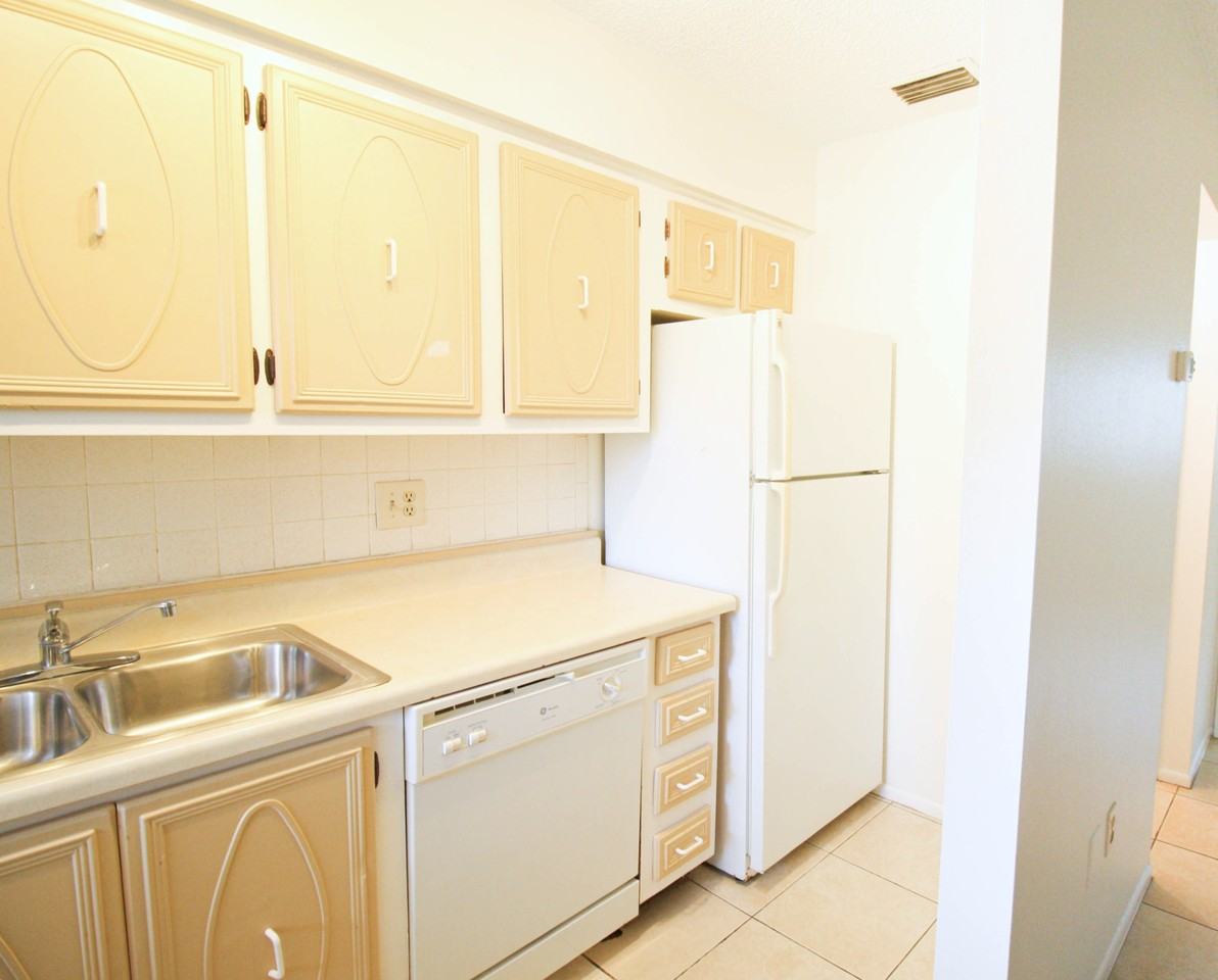 2441 8th St #39 - Photo 5 of 10