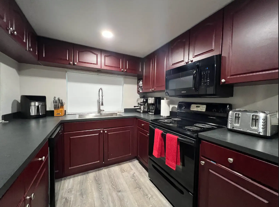 13206 Maple St - Photo 2 of 6