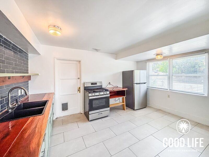 6074 Rock St - Photo 5 of 28