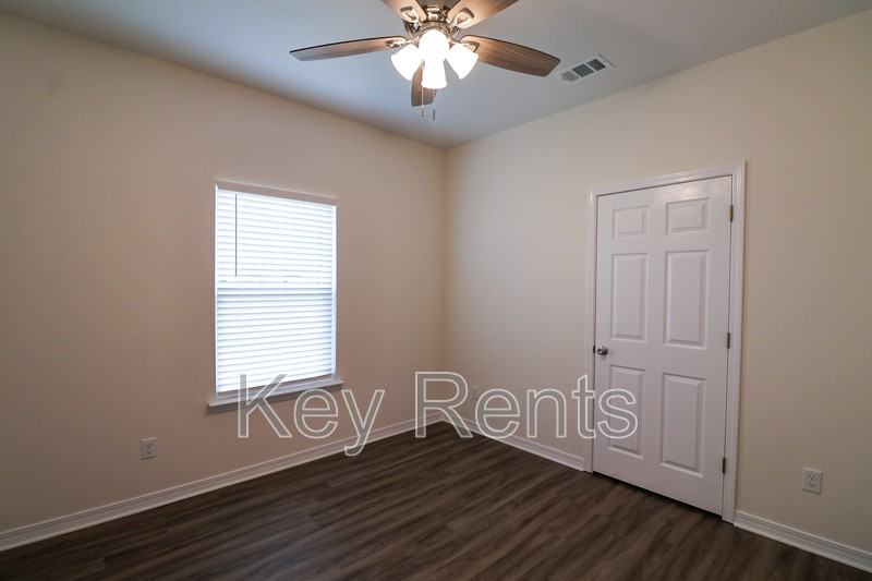 7111 Mcadam Ct - Photo 7 of 16