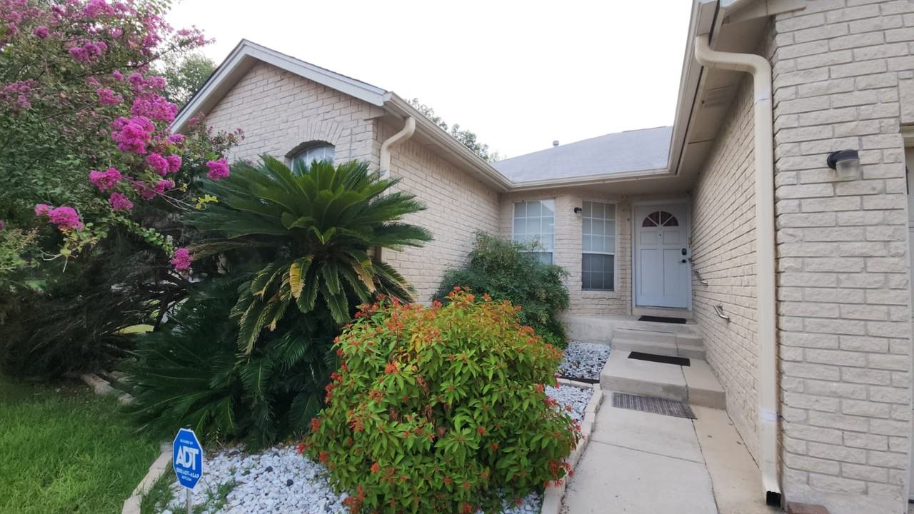 11218 Quail Pass - Photo 2 of 20