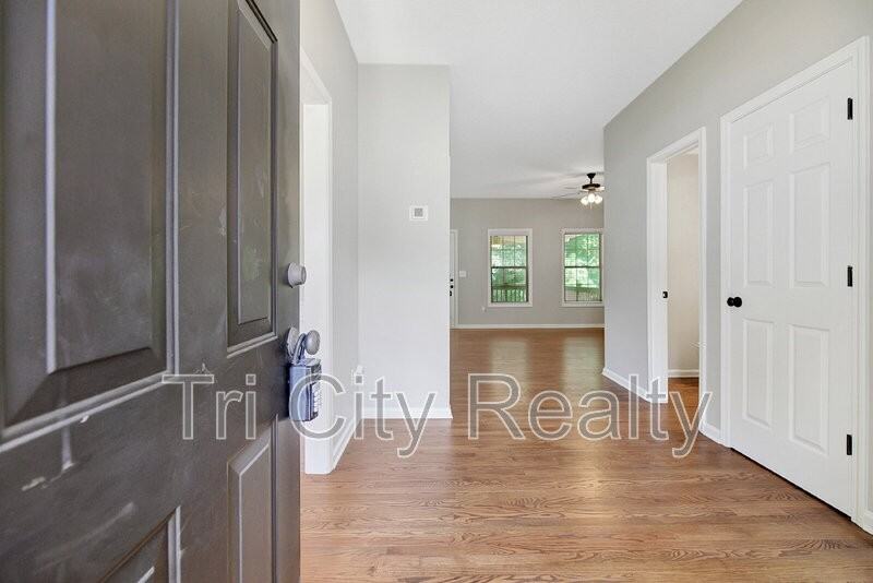 75 Rock Mill Ct - Photo 6 of 50