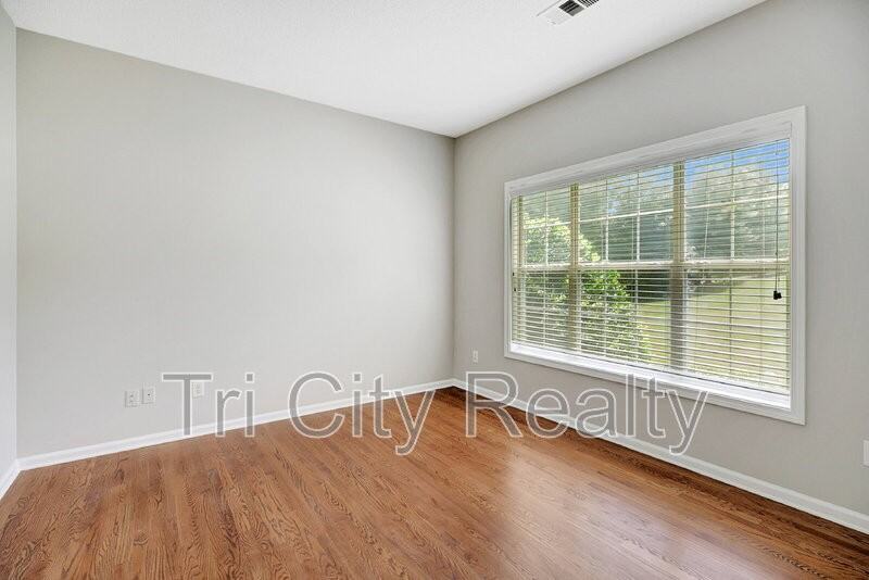 75 Rock Mill Ct - Photo 7 of 50