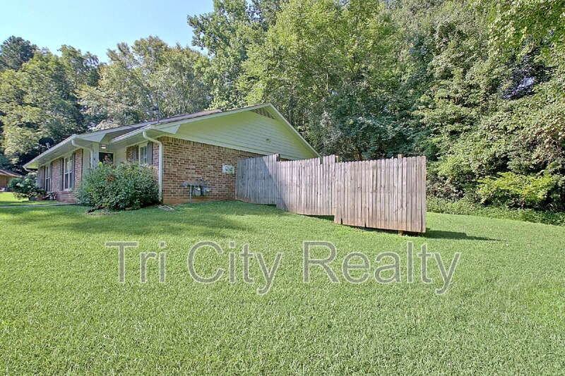 150 Chase Ct - Photo 4 of 43