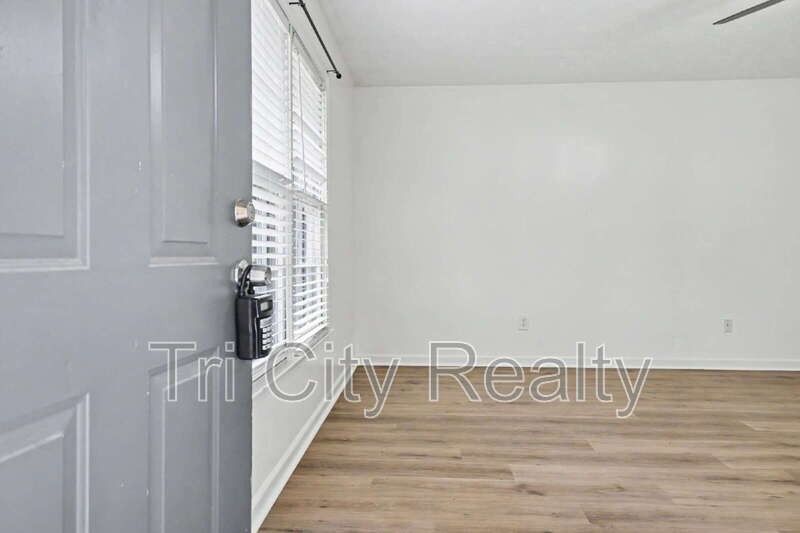 150 Chase Ct - Photo 6 of 43