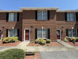 featured image of 1735 Blakewood Ct