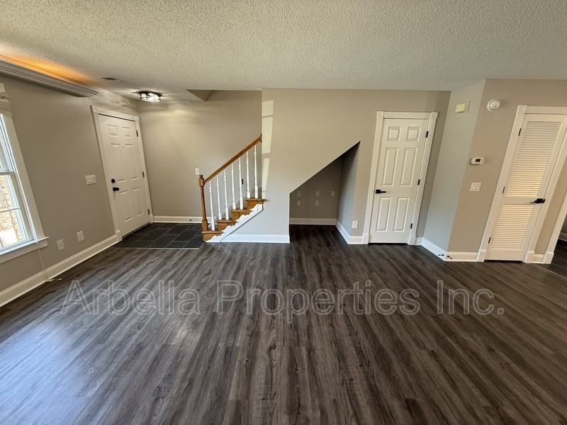 1735 Blakewood Ct - Photo 3 of 20
